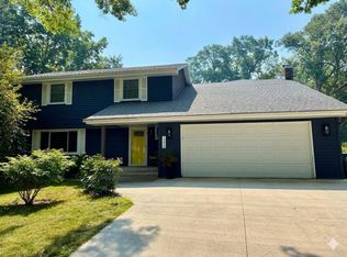 1212 Balsam Trl E, Eagan, MN 55123