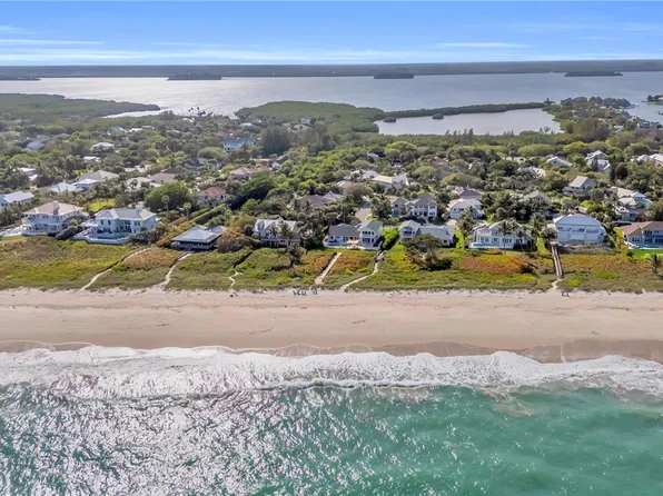 2210 Atlantis Dr, Vero Beach, FL 32963