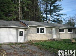 5912 Sinroll Rd, Ortonville, MI 48462