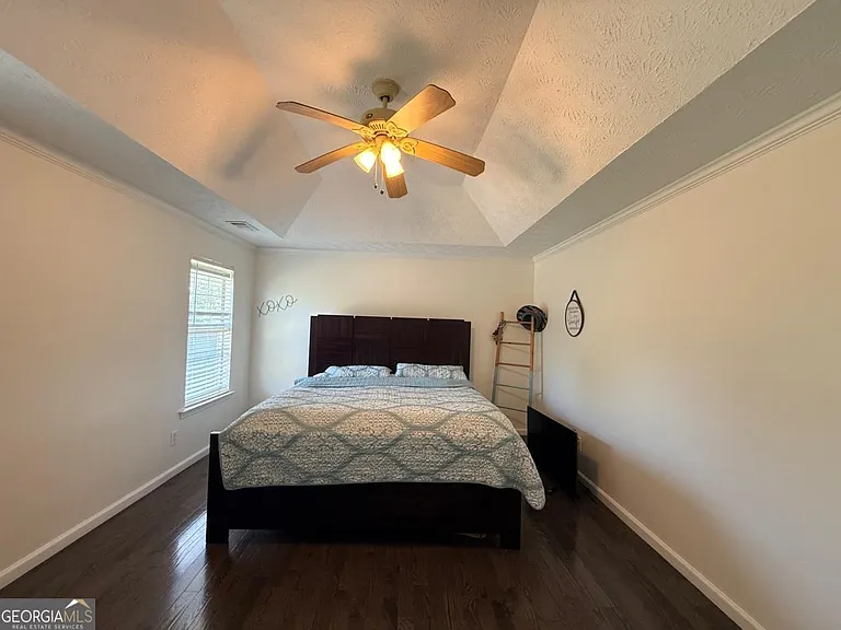 645 Highpoint Way — Photo 11