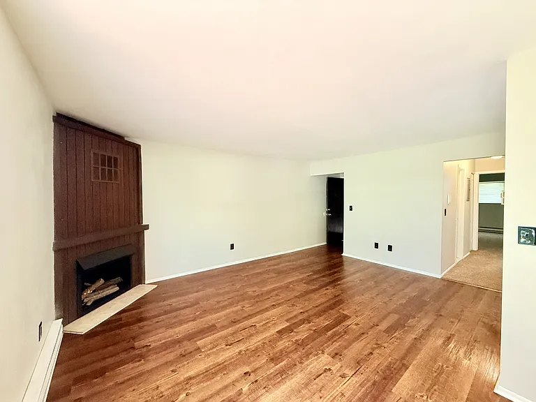 7350 Woodview St #3 — Photo 6
