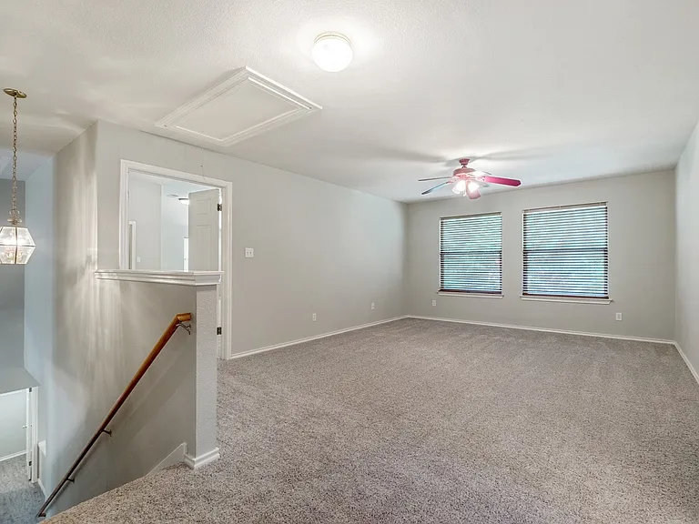 4229 Kingsburg Dr — Photo 17