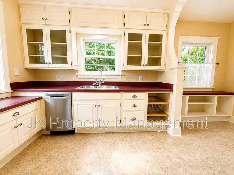 2217 1st Ave S — Photo 8