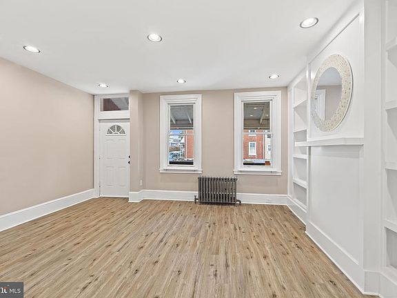 5th image of 943 Coates St