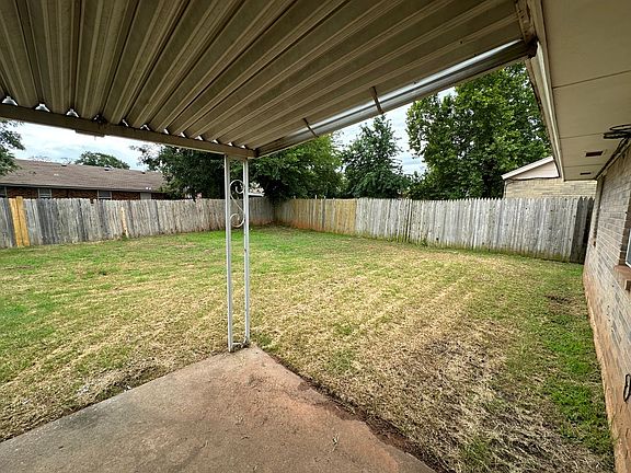 4th image of 5004 S Fairmont Ave
