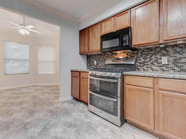 10627 Ince Ln — Photo 8