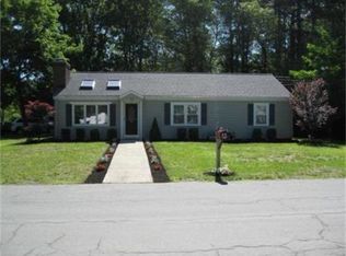 13 Oakland Rd, North Reading, MA 01864