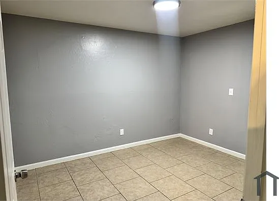 115 W Hill Dr #11 — Photo 16