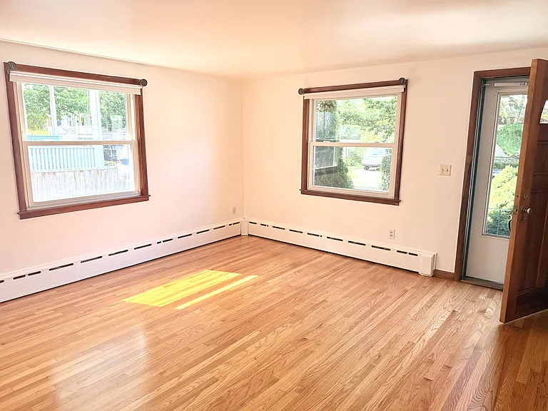 25 1/2 Thurston Ave #B — Photo 6