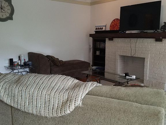 4th image of 4333 N Ashland Ave APT 1