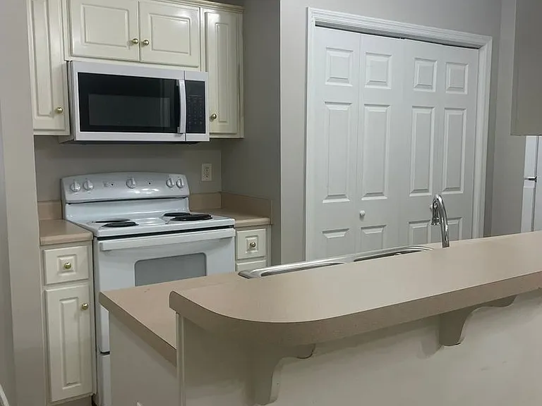 449 Northrop Pl — Photo 7