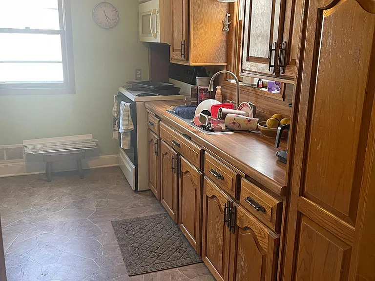 2206 Omaha St — Photo 4