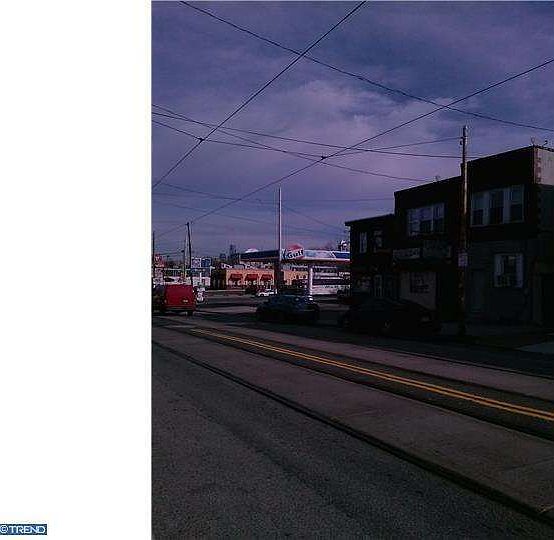 2nd image of 5219 Woodland Ave
