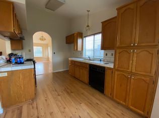 8215 Cliffe Way, Sacramento, CA 95828