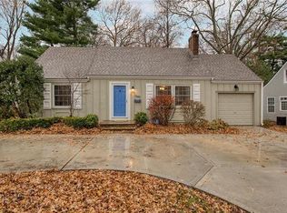 7146 Mission Rd, Prairie Village, KS 66208