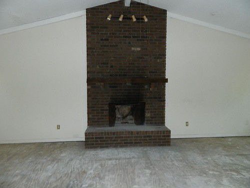 3rd image of 122 Fox Hill Ct NW