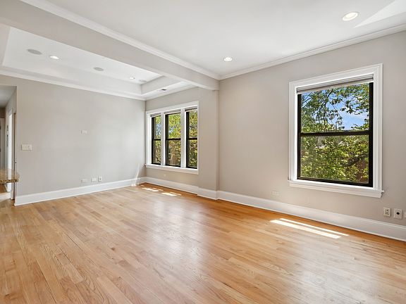 2nd image of 1700 W Summerdale Ave APT 3