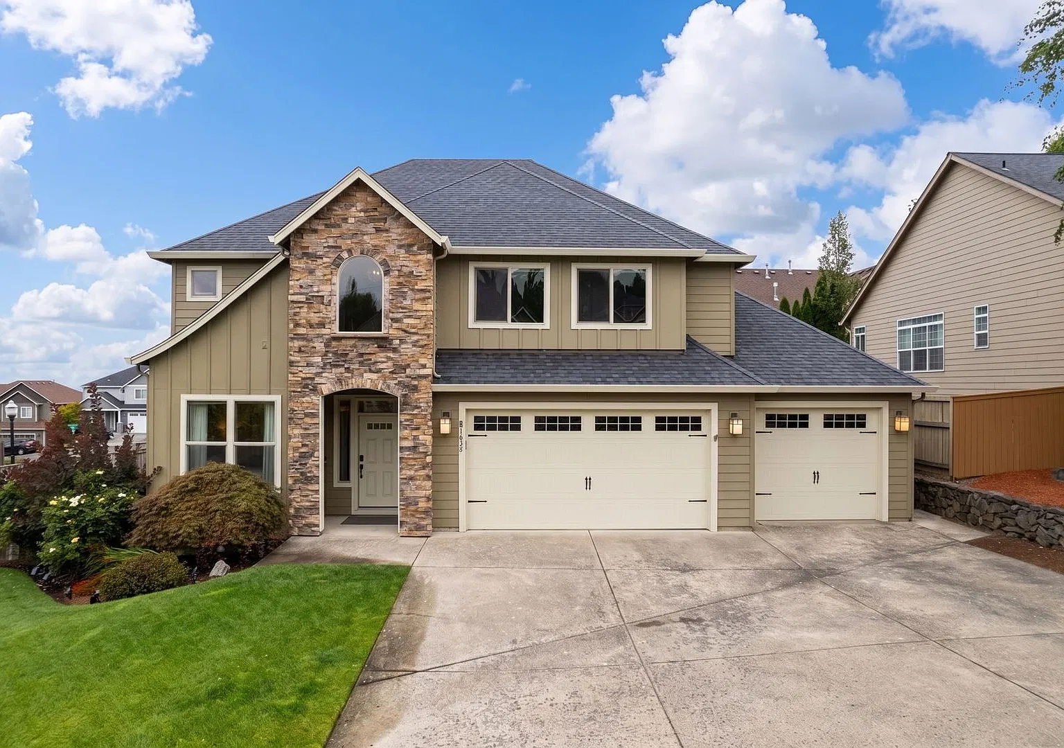 Your Camas Retreat Awaits! Spacious Living, a Stunning Primary Suite & a Private Backyard Oasis w... — Photo 2