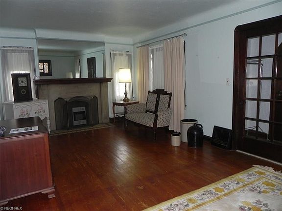 2nd image of 2130 Olive Ave