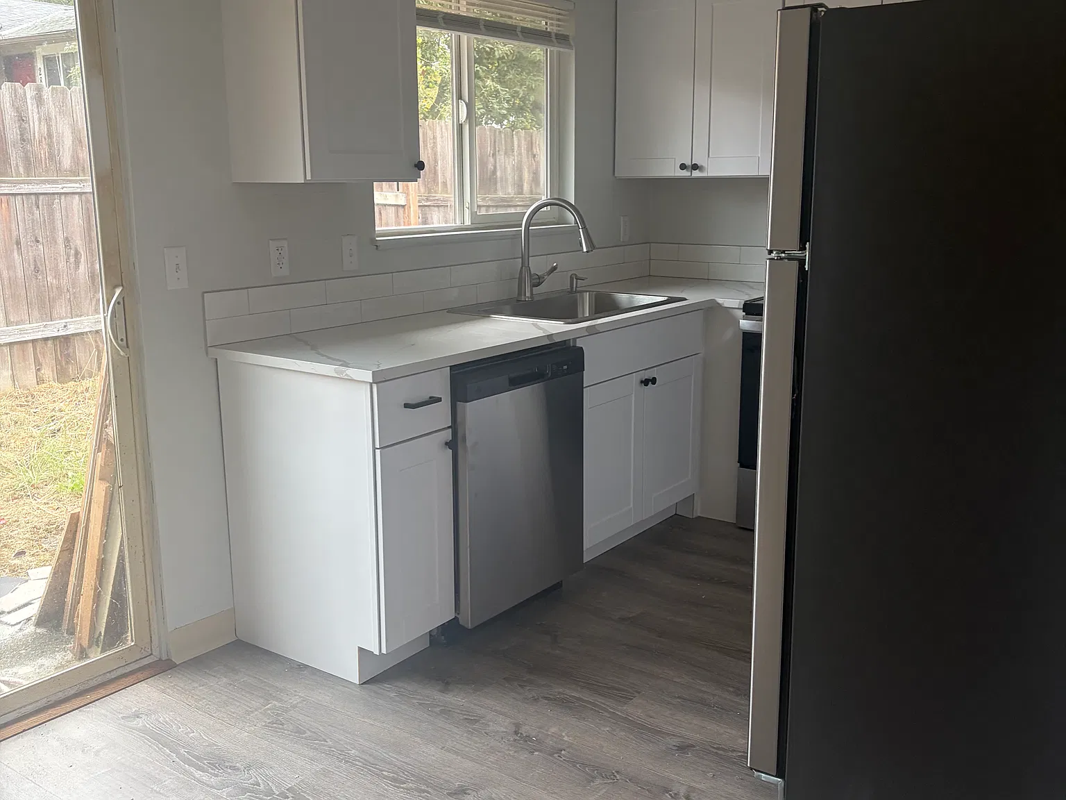 2 bed, 950 sqft, $1,600 — Photo 3