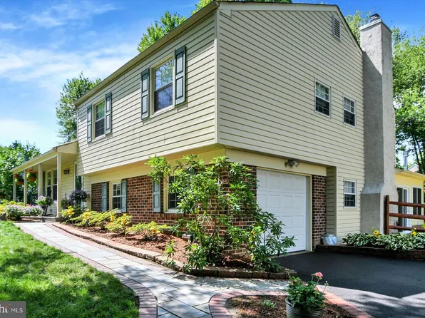 106 Gertrude Dr, Chalfont, PA 18914