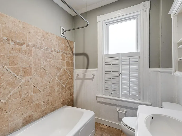 6 S Mulberry St — Photo 14