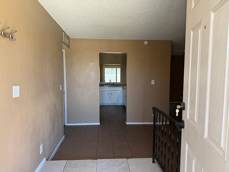 8318 W Fairmount Ave — Photo 5