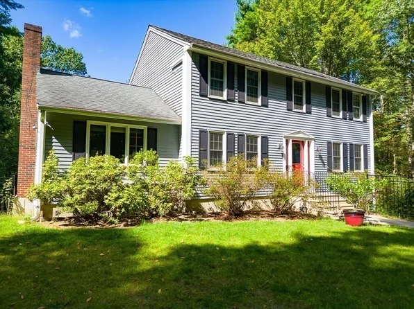 22 Lakin St, Pepperell, MA 01463