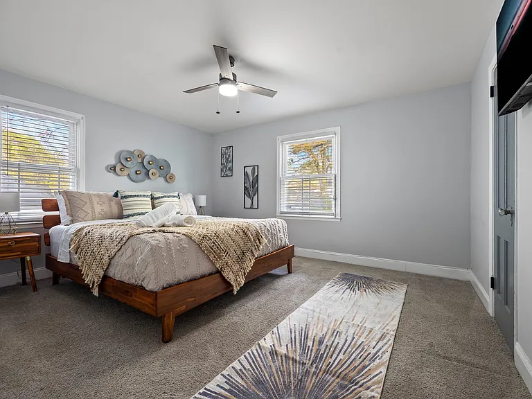 547 Erin Ave SW — Photo 6