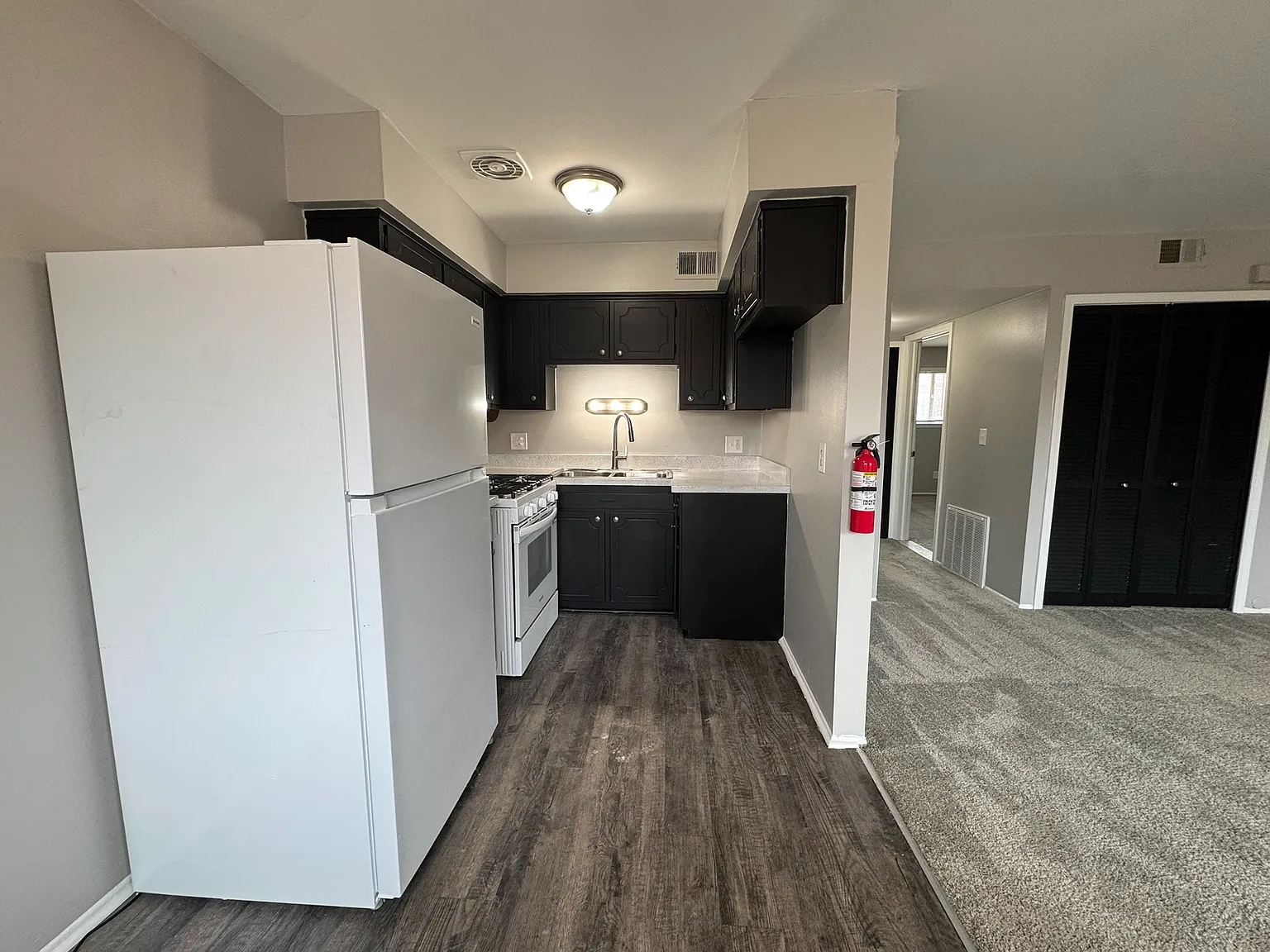 4431 Oakwood Boulevard - #6 — Photo 4