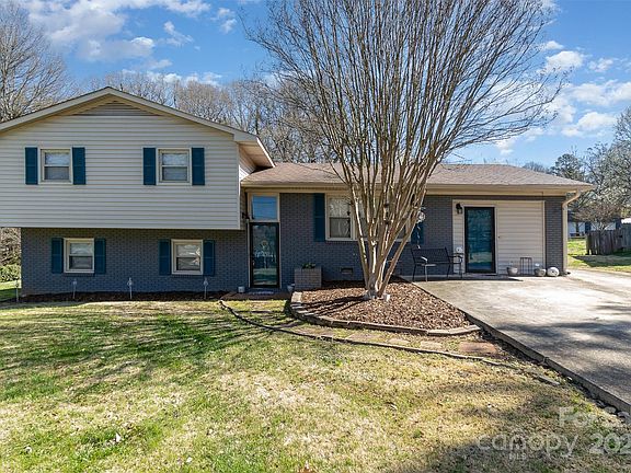 2nd image of 114 Forest Dr