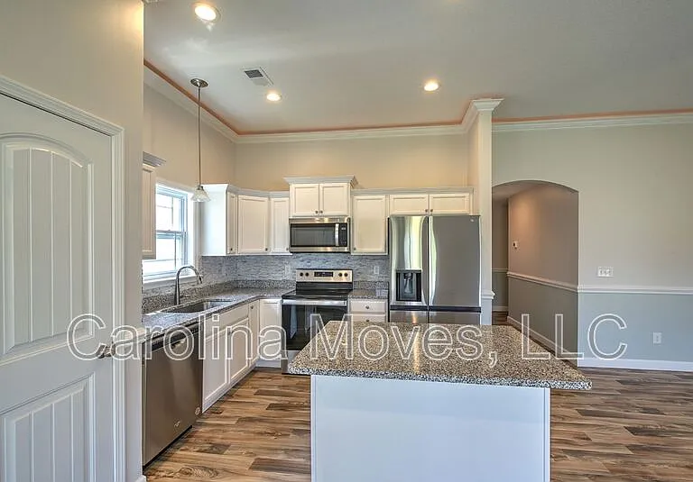 1303 Lindale Pl — Photo 8