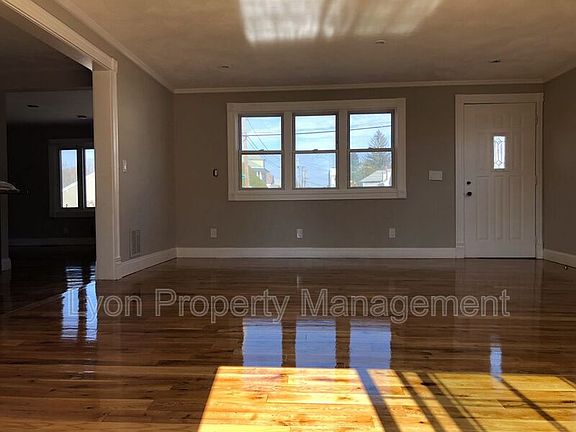 5th image of 28 Lauder Ave