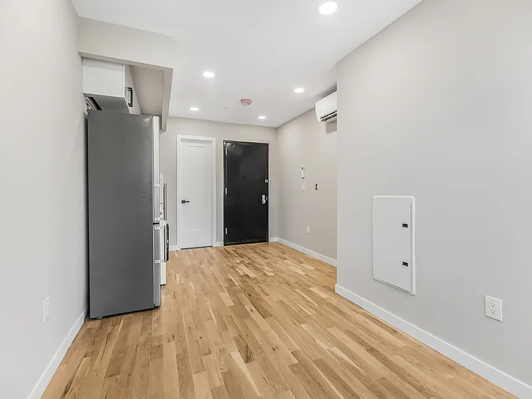 1000 Findlay Ave #Penthouse 2 — Photo 6