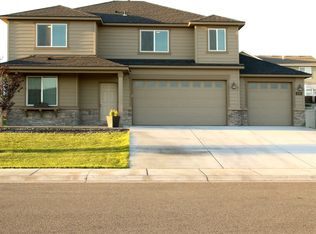 6201 Turf Paradise Dr, Pasco, WA 99301