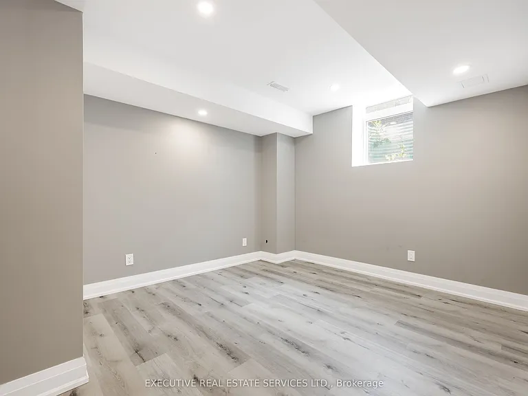 61 Truro Cir N — Photo 17