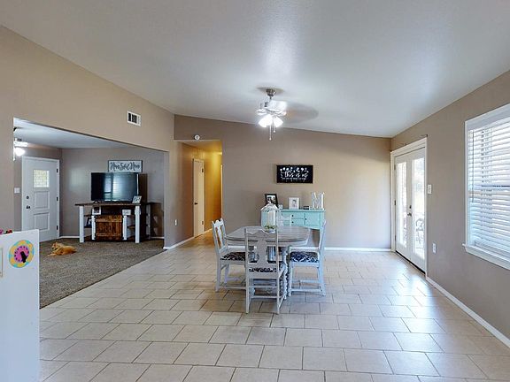 4th image of 2305 E Avenue B