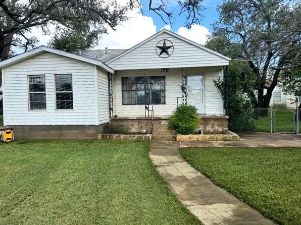 601 Laurel Dr, Brady, TX 76825