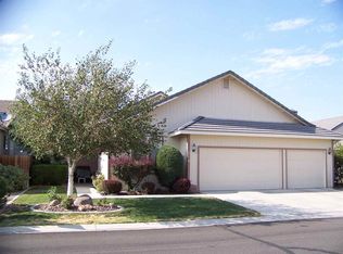 216 La Costa Ave, Dayton, NV 89403