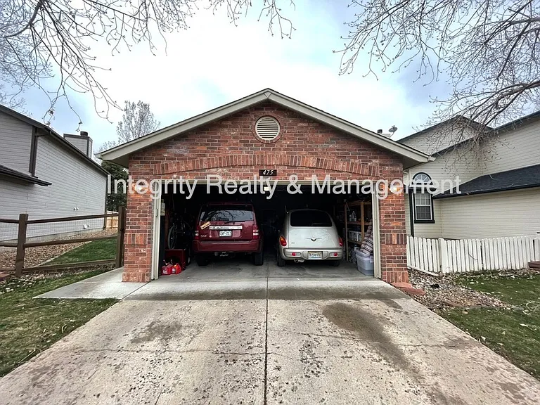 475 Chiswick Cir — Photo 43