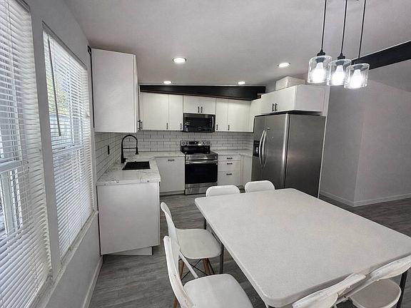 5th image of 4701 Bartell Rd #6