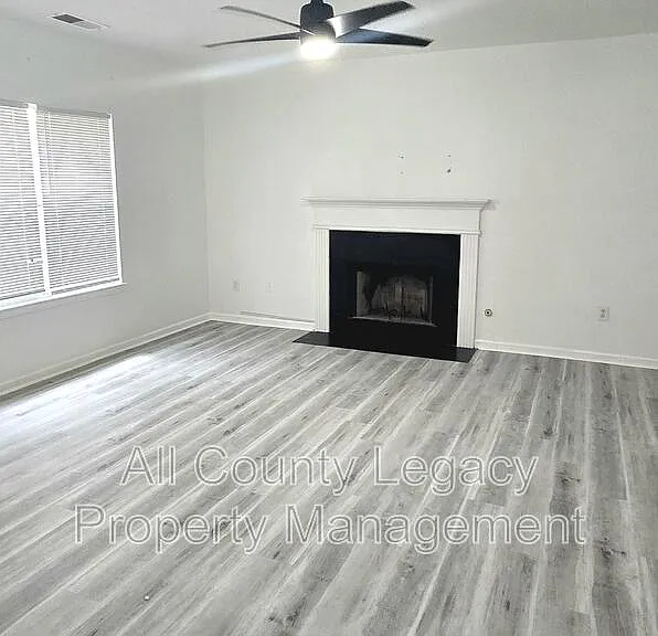 760 Mountain Ridge Way — Photo 2