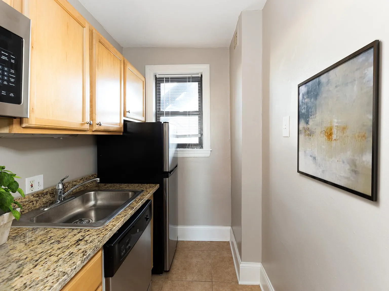 451 W. Wrightwood — Photo 3