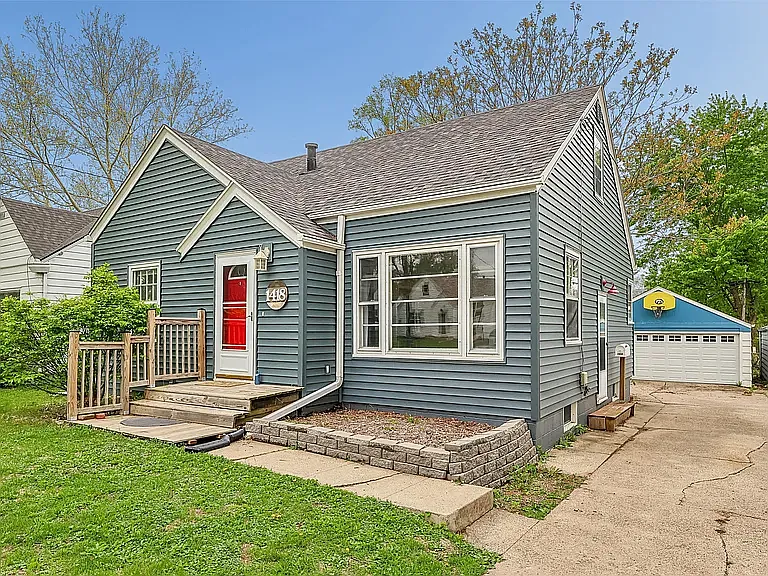 1418 57th Pl — Photo 1