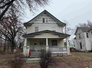 1334 SW Mulvane St, Topeka, KS 66604