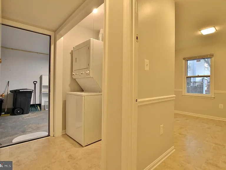 7321 Mallory Ln — Photo 32