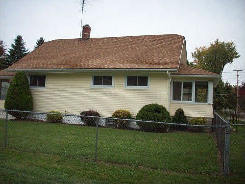 1st image of 190 Pauline Ave