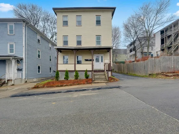 20 Mott St, Worcester, MA 01604