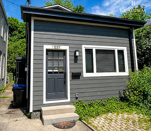 1227 Hull St Photo 1