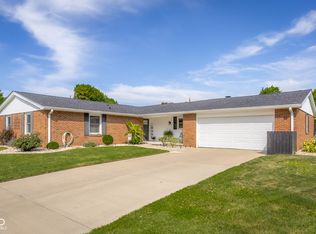 4520 Woodcrest Dr, Columbus, IN 47203